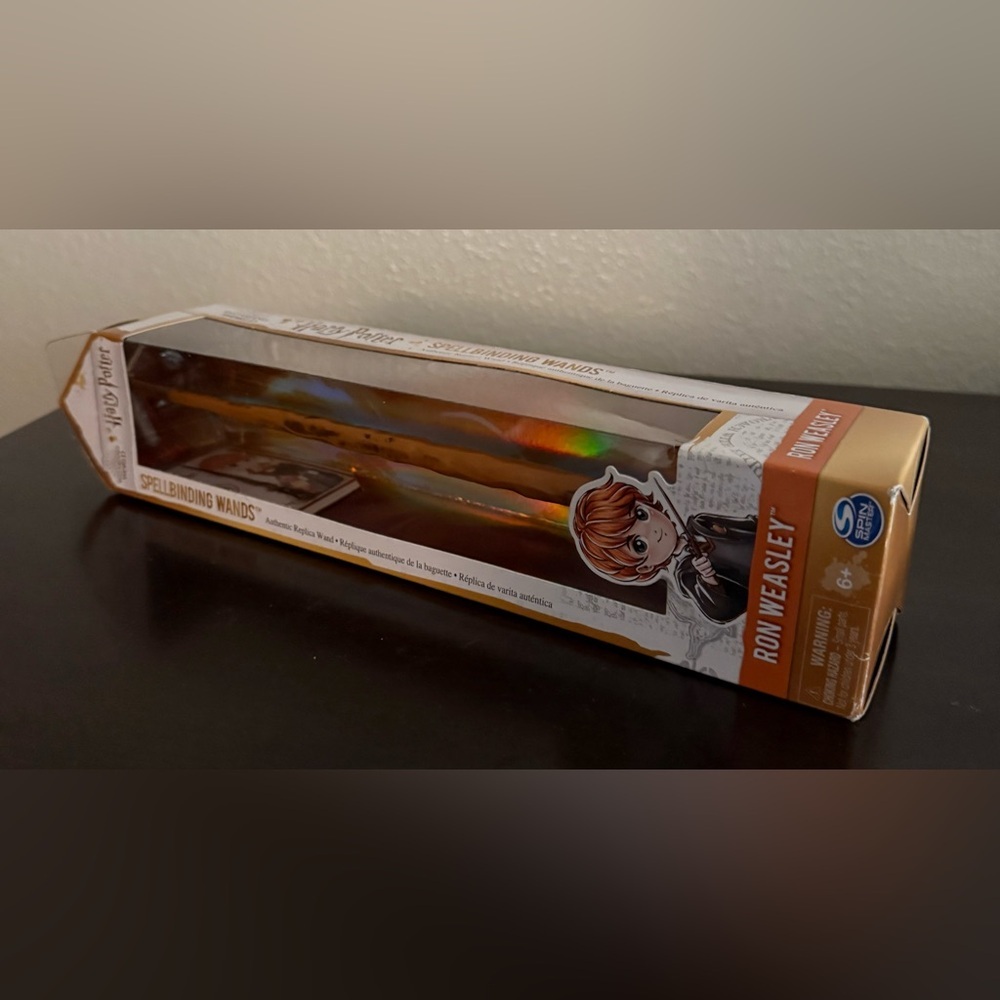 Harry Potter Ron Weasley Wand | Wizarding World Spellbinding Wand | Spin Master - Picture 3 of 5